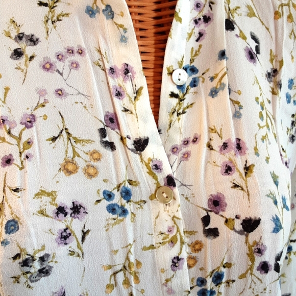 J. Jill Floral Empire Waist Blouse with MOP Buttons - Picture 2 of 7